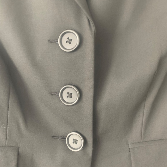 Cropped black blazer - Picture 6 of 8